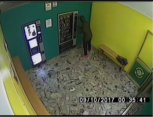 Tentato furto al Punto Ristoro FOTO