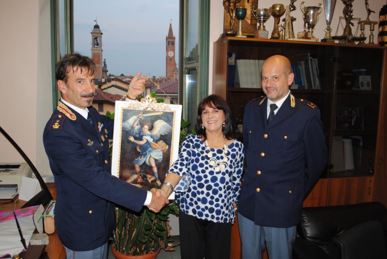 San Michele Arcangelo e la Polizia: “l’eterna lotta contro il male” in un quadro di Mandelli