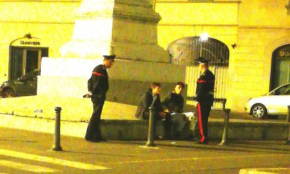 Movida sotto controllo: i carabinieri "assediano" piazza Garibaldi