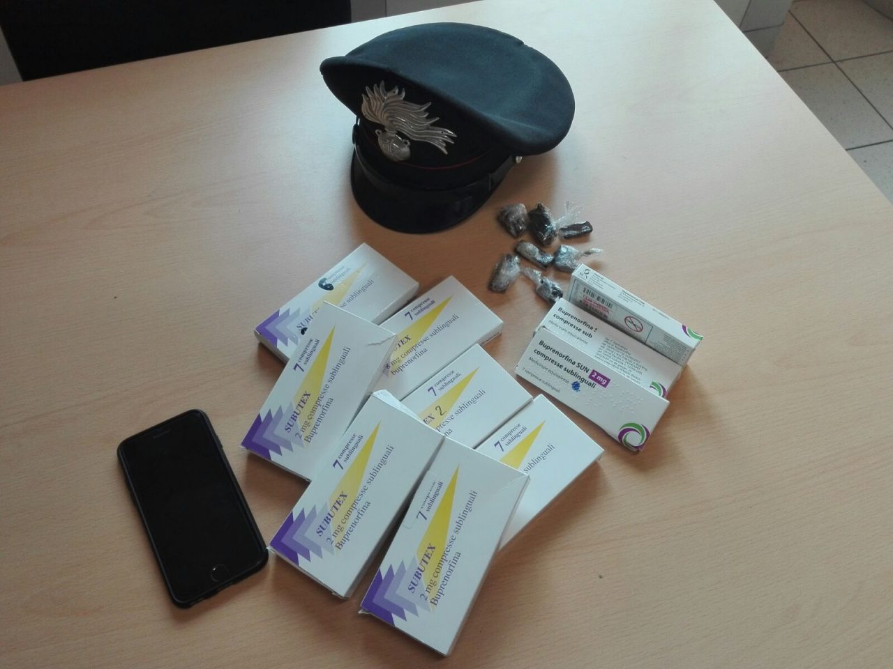 Metadone in cambio di hashish, 36enne denunciata