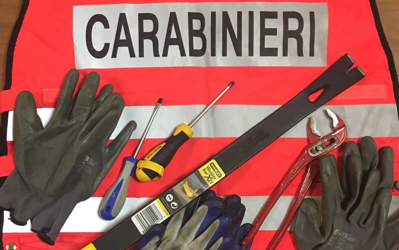 Arnesi da scasso in auto, denunciati tre albanesi