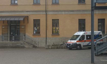 Bimbo ferito a scuola arriva l'ambulanza