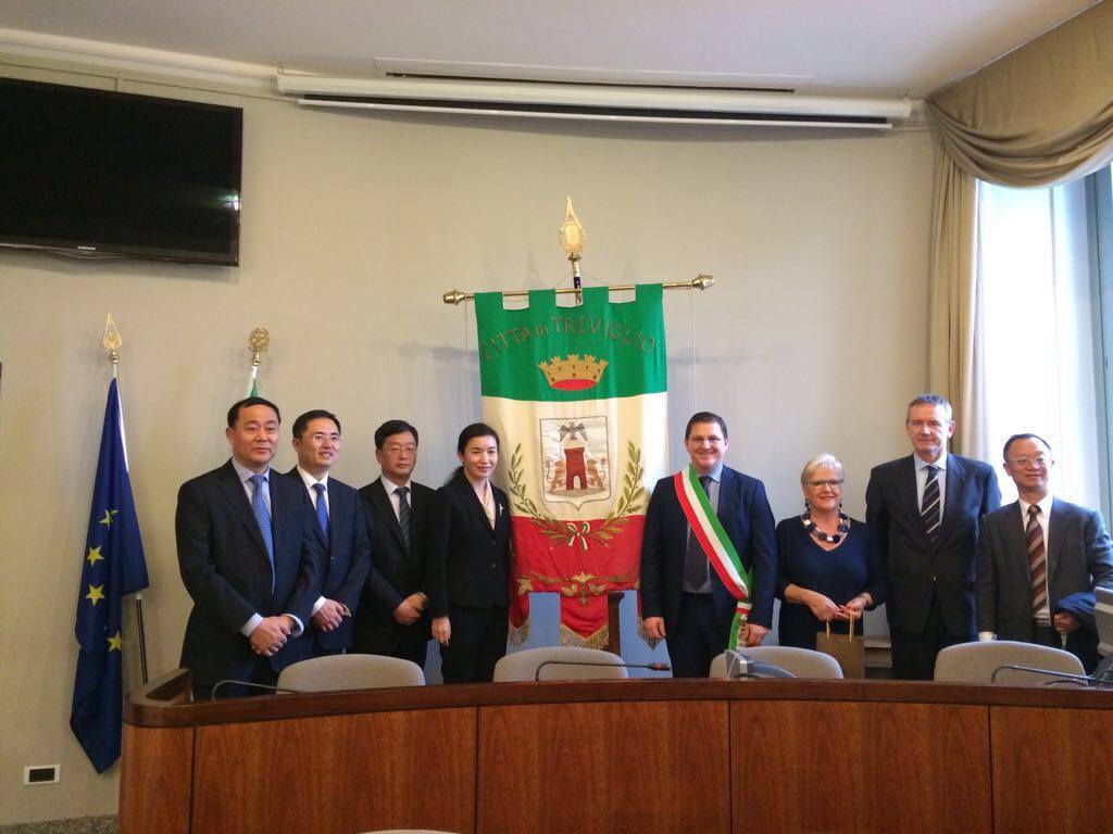 Dalla Cina con furore, la delegazione visita il Comune