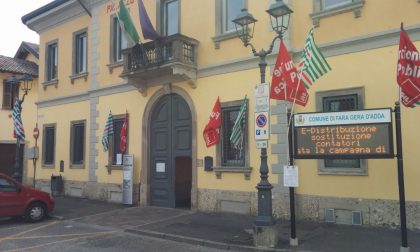 "Giusto rimuovere le bandiere dei sindacati dal Municipio"