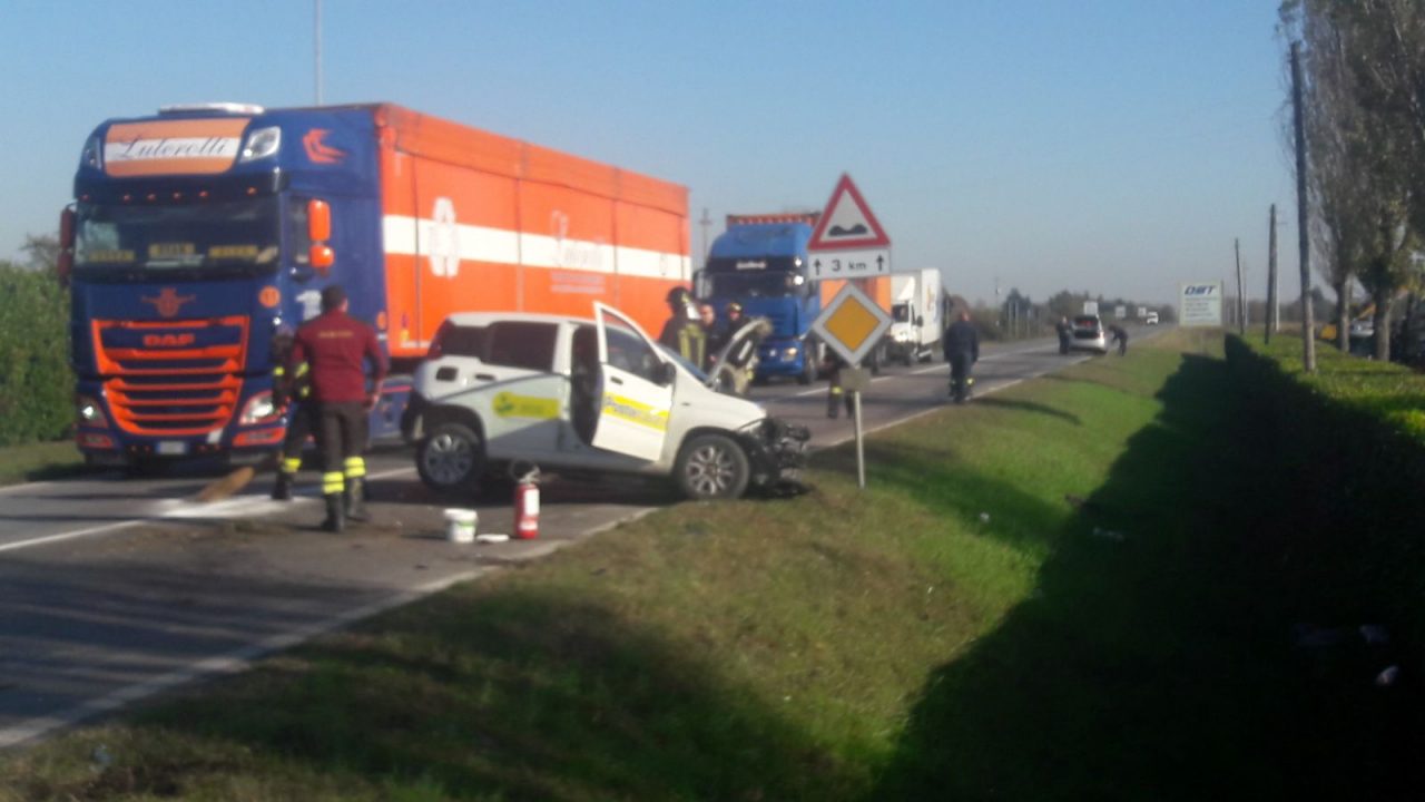 Incidente ad Arzago coinvolta la Panda delle Poste