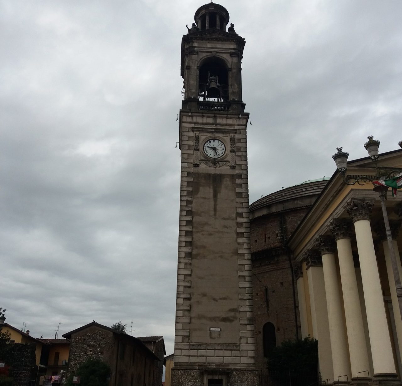 Manutenzione alle campane della chiesa