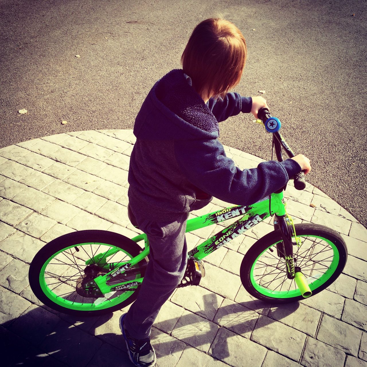 Bambino investito in bicicletta da un pirata della strada