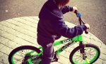 Bambino investito in bicicletta da un pirata della strada