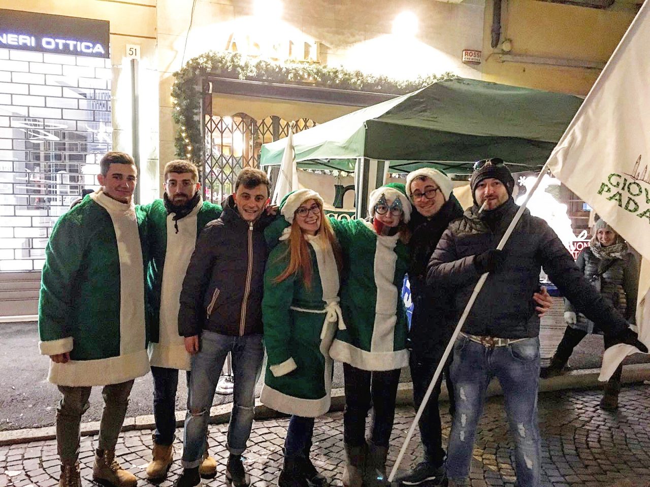 I giovani padani dicono “Giù le mani dal Natale”