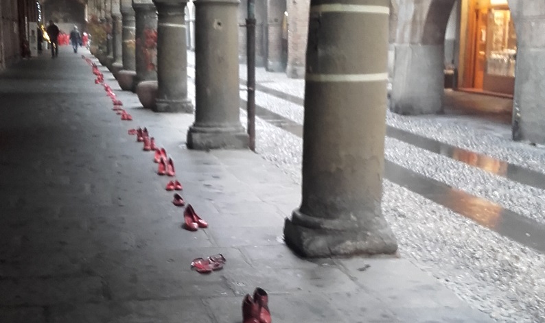 “Noi ci siamo”, contro la violenza sulle donne FOTO