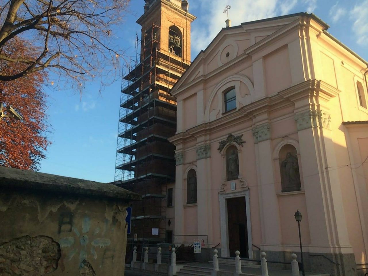 Campanile restaurato dopo i crolli