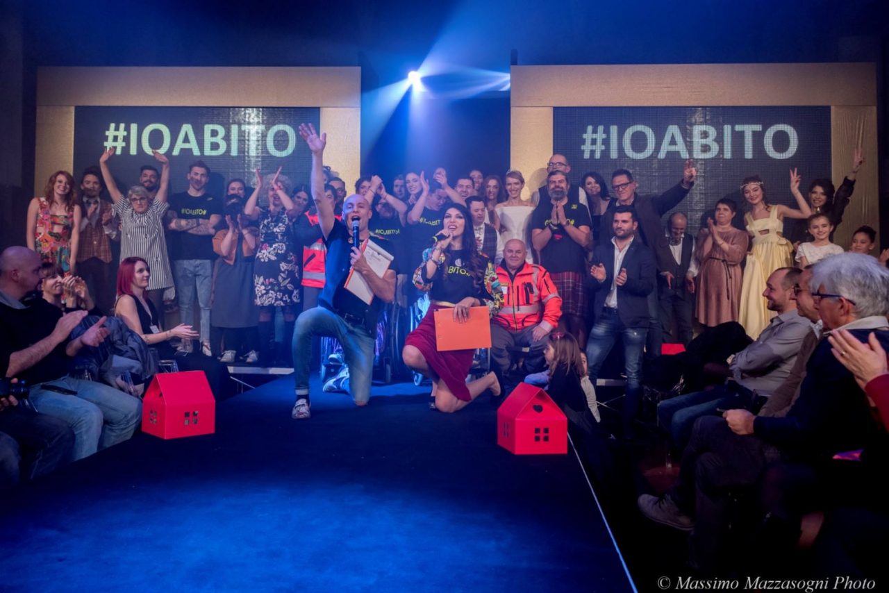 In passerella per Anfass con “Io abito”