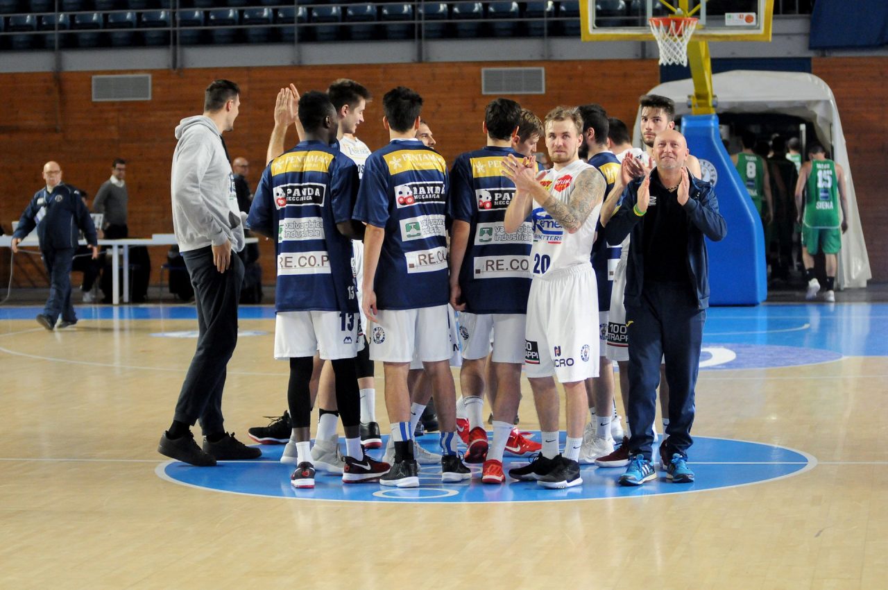 Basket Treviglio cade sul parquet di Reggio Calabria