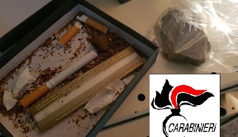 “Shopping” nel negozio etnico e Trevi fiuta mezzo etto di hashish