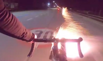 Il bengala diventa un cannone. Il video è virale, ma che danni...