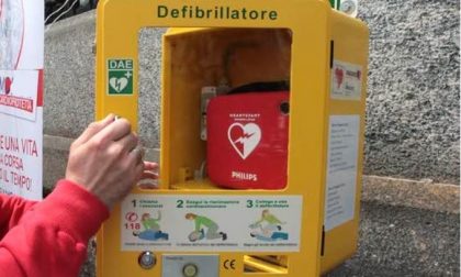 Una raccolta fondi per ricomprare il defibrillatore rubato