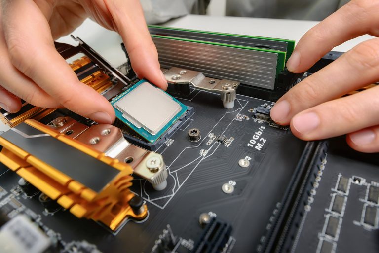 Un hardware come portaombrelli? A Cortenuova è roba da ragazzi