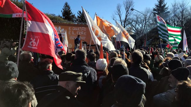 Manifestazione Como in corso il comizio antifascista Pd DIRETTA
