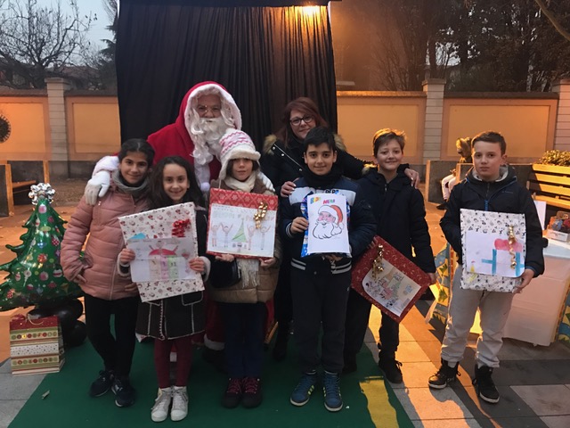 Babbo Natale premia i bimbi di Terno d’Isola