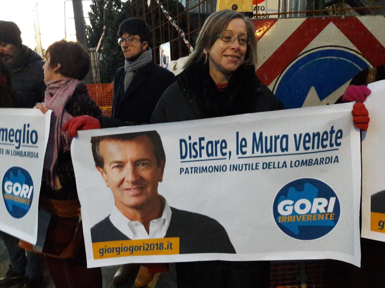 Presidio contro il parcheggio di via Fara