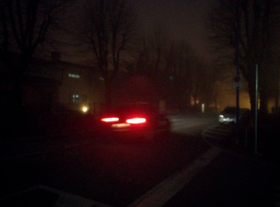 Al buio e avvolto nella nebbia, il quartiere Cappuccini sotto assedio dei ladri