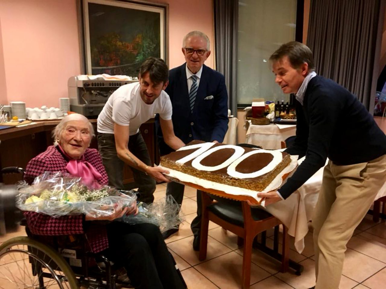 Una vita per l’Hotel Verri, Anna compie 100 anni