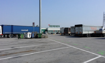 I tir della Heineken invadono i posteggi della zona industriale
