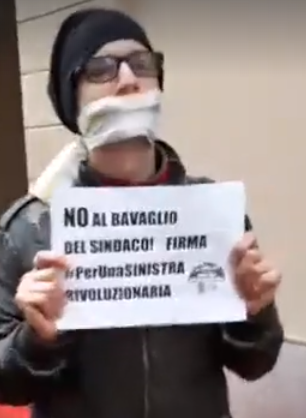 Crema, flash mob di protesta in piazza
