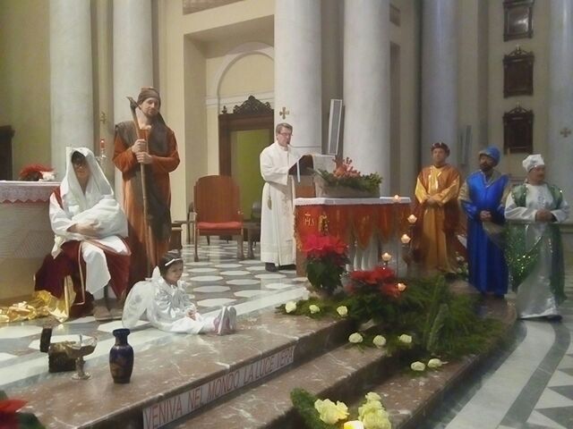 Sacra famiglia e i re magi arrivano in chiesa FOTO VIDEO