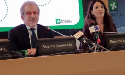 Regione Maroni non si ricandida: “L’Italia non finisca come l’albero Spelacchio” VIDEO FOTO
