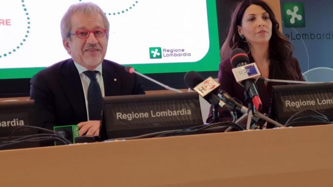 Regione Maroni non si ricandida: “L’Italia non finisca come l’albero Spelacchio” VIDEO FOTO