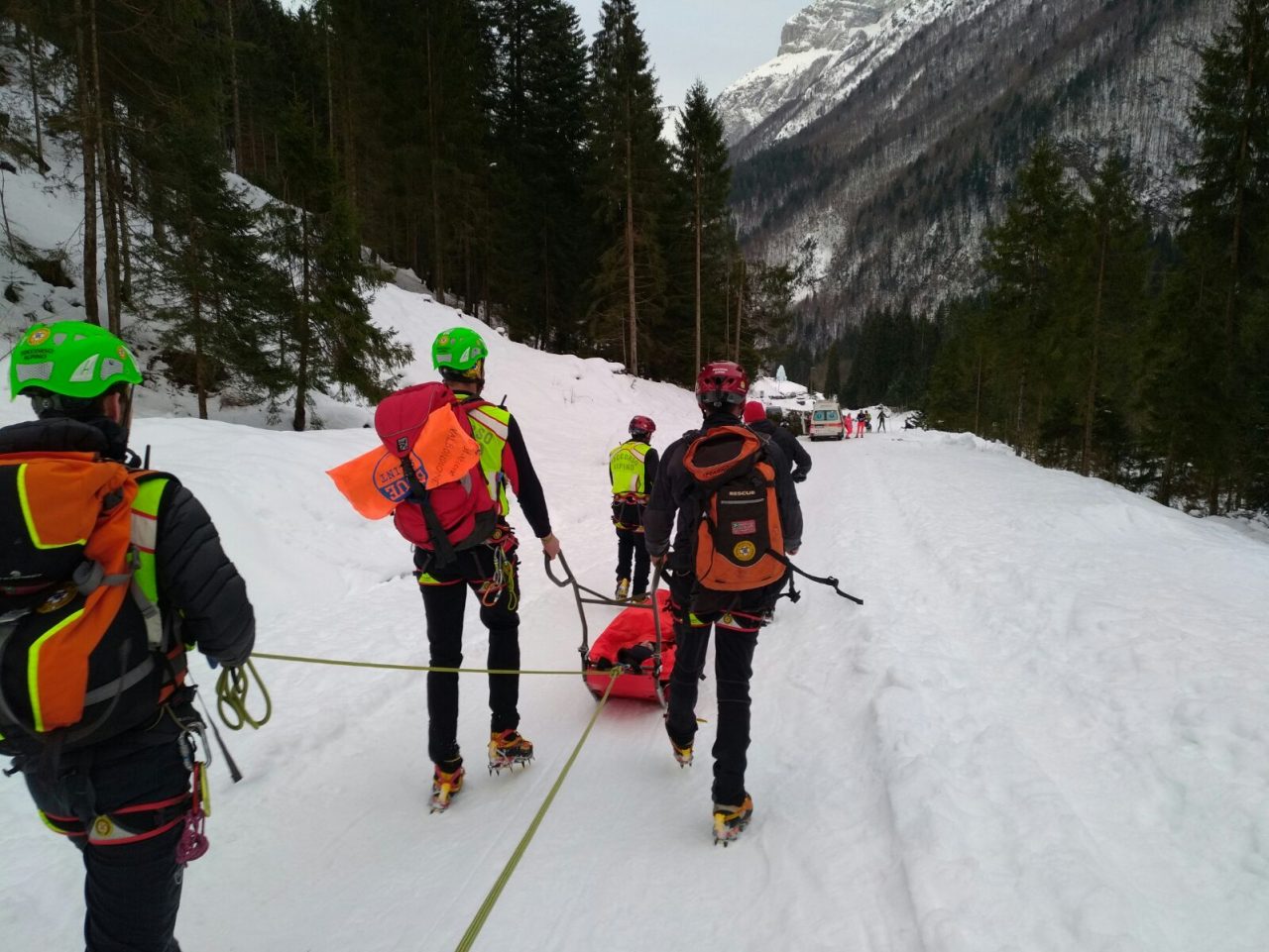 Scivola sul ghiaccio 70enne di Offanengo recuperato dal soccorso alpino FOTO