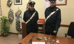 Trovati otto etti di droga (e una falce) su un'auto abbandonata