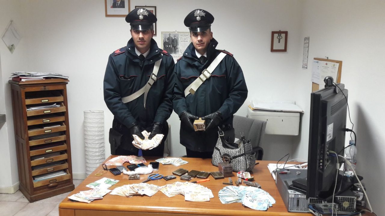 Zio e nipote presi con un chilo e mezzo di hashish