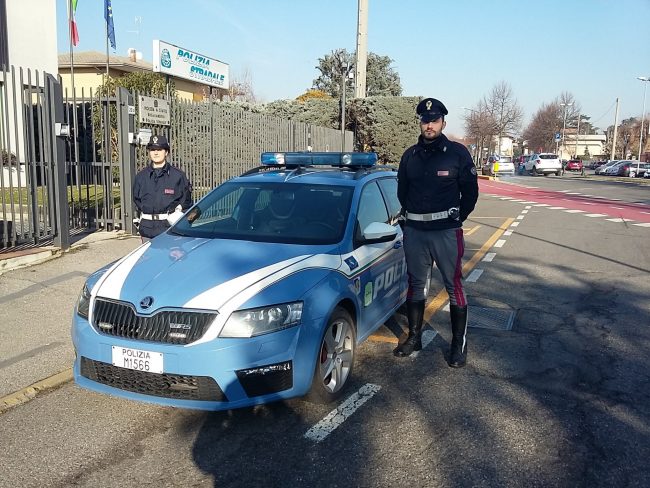 Rissa all’Autogrill camionisti ubriachi picchiano gli agenti VIDEO