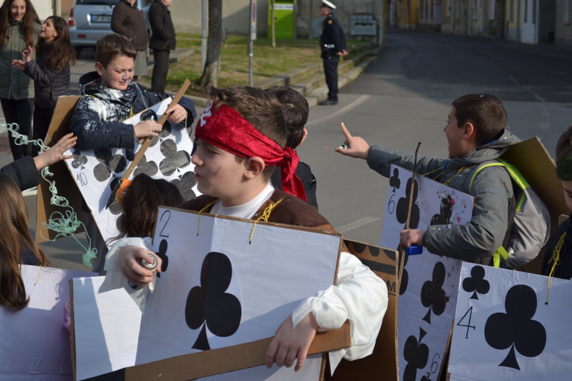 Le maschere invadono Pieranica per il Carnevale FOTO