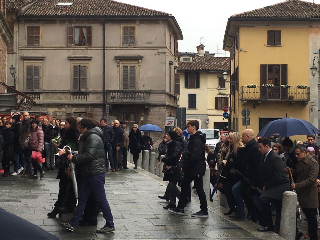 Caravaggio funerale Pierangela Tadini vittima treno deragliato a Pioltello
