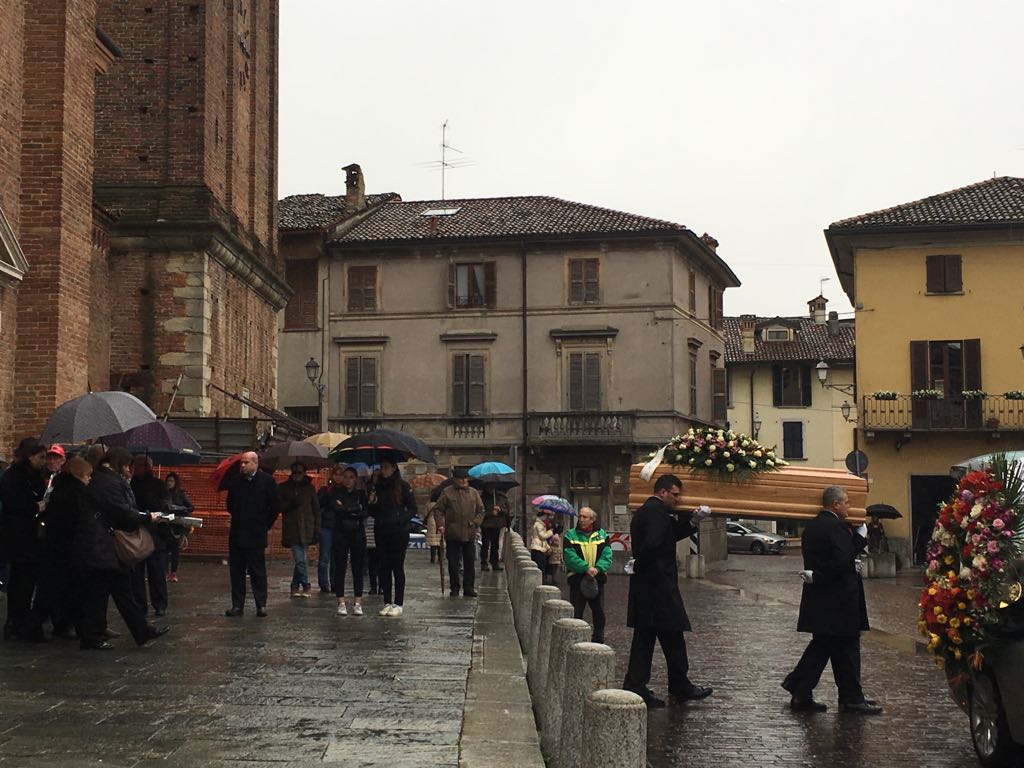 Caravaggio funerale Pierangela Tadini vittima treno deragliato a Pioltello
