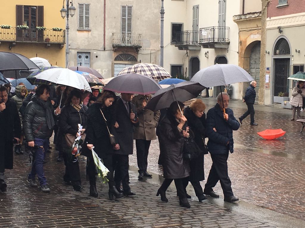 Caravaggio funerale Pierangela Tadini vittima treno deragliato a Pioltello