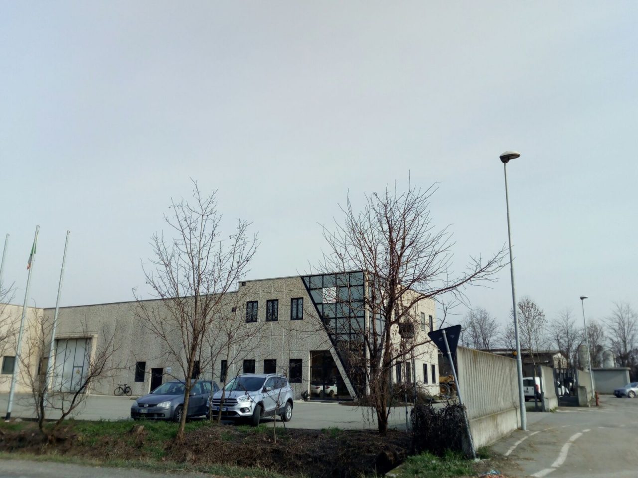 Malore in azienda, grave il titolare 69enne