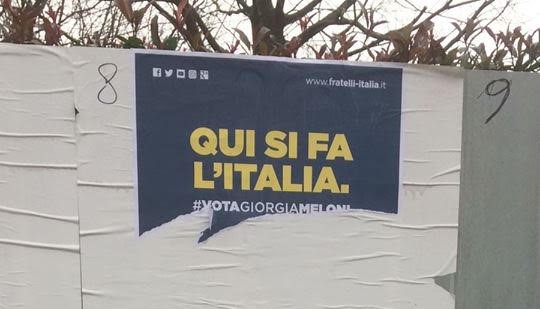 Strappati manifesti elettorali di Fratelli d’Italia