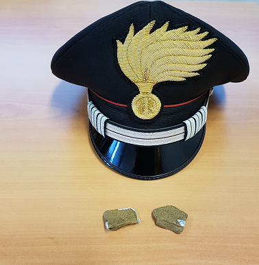 Droga nelle scuole fermato 16enne con l’hashish negli slip