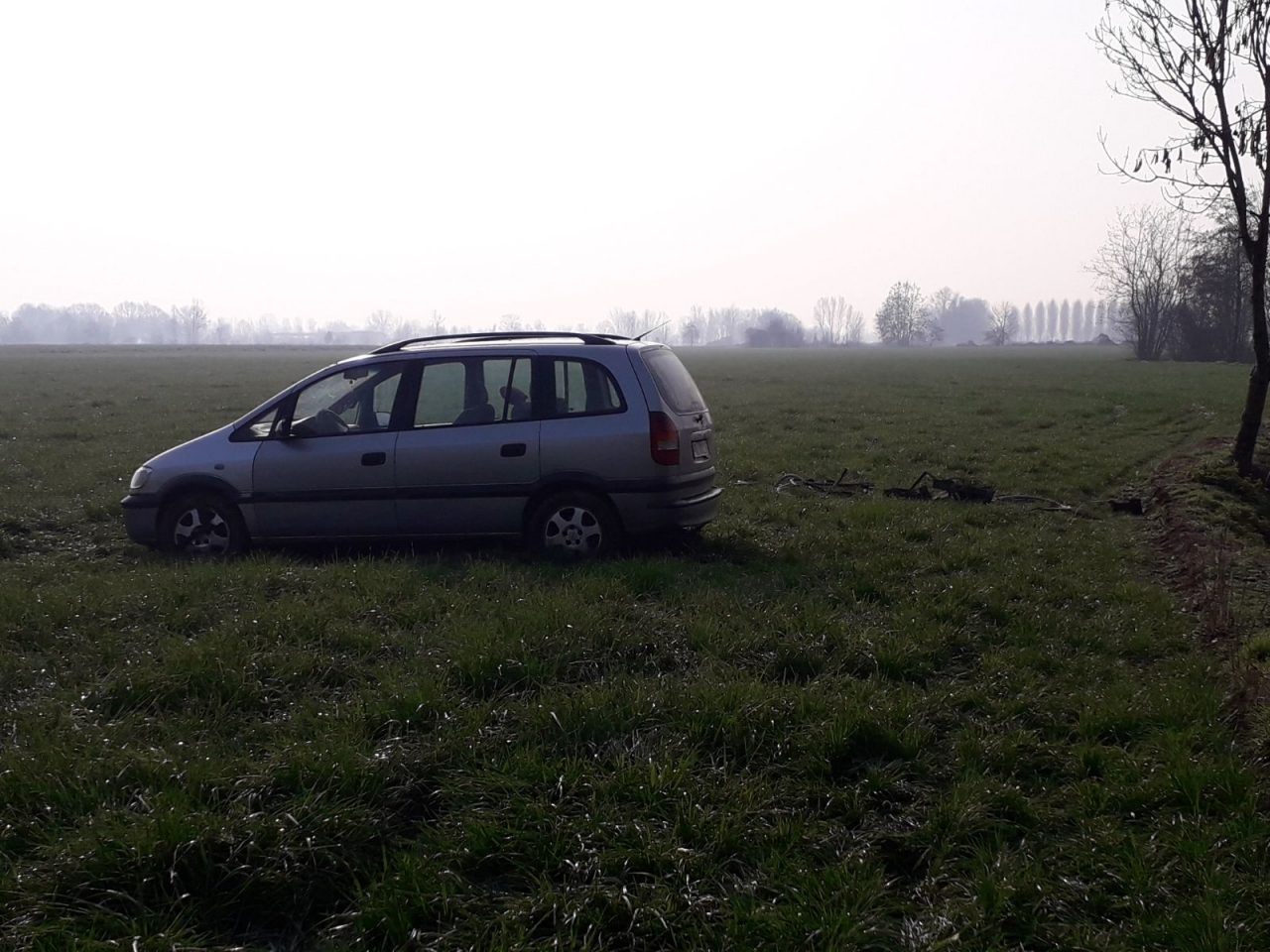 Ladri di rame finiscono impantanati nel letame FOTO