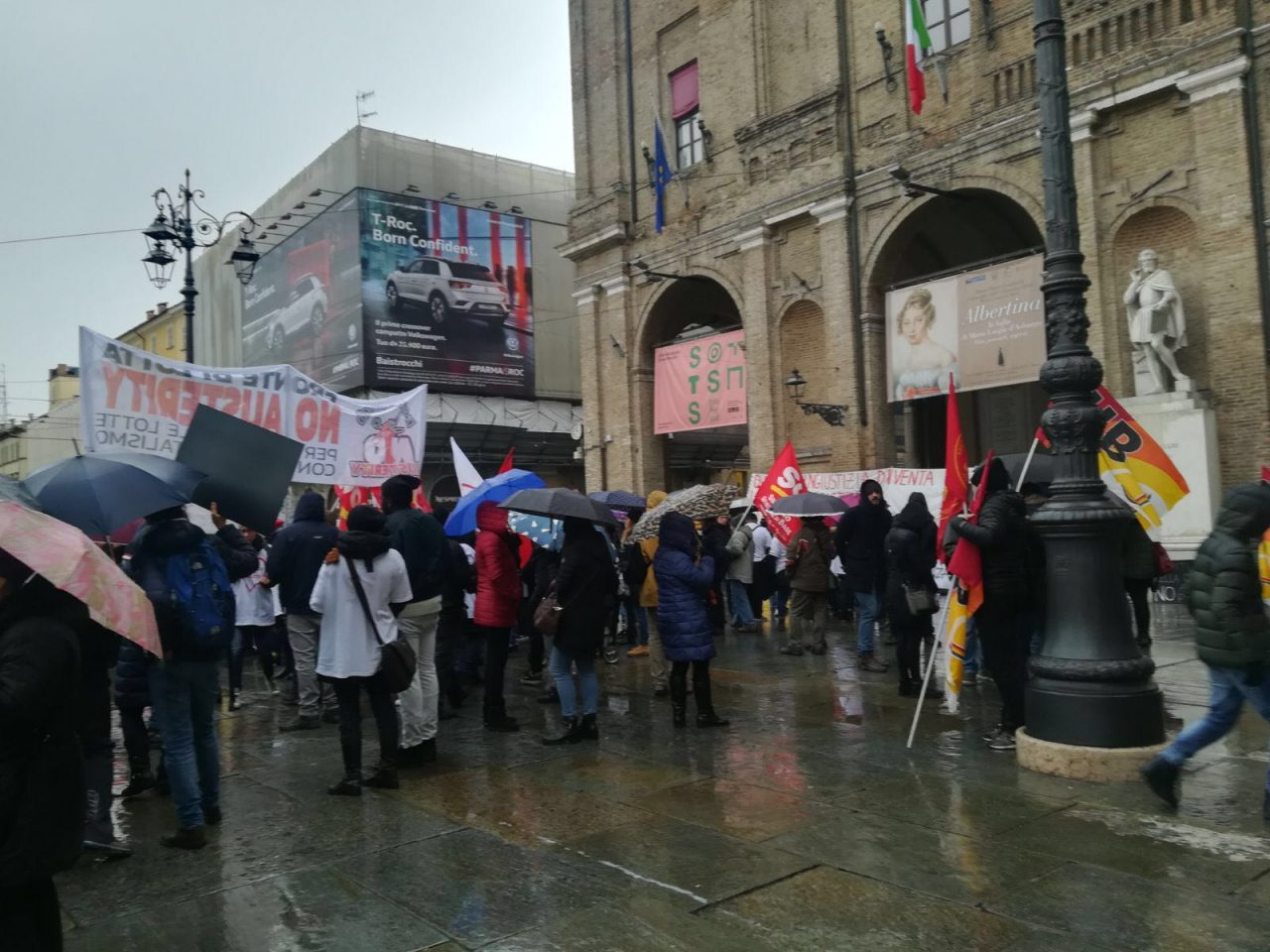 maestre elementari in protesta