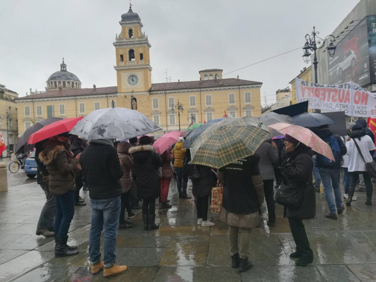 maestre elementari in protesta