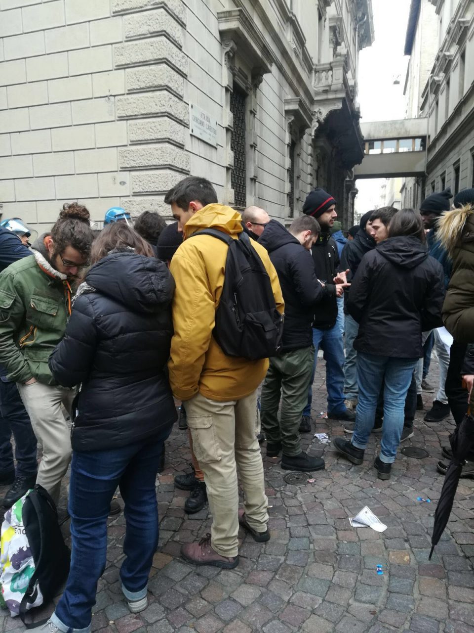 maestre elementari in protesta