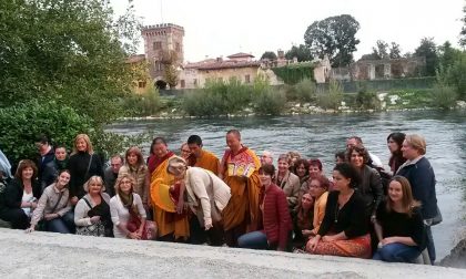 Monaci tibetani trattenuti in India niente visita a Cassano