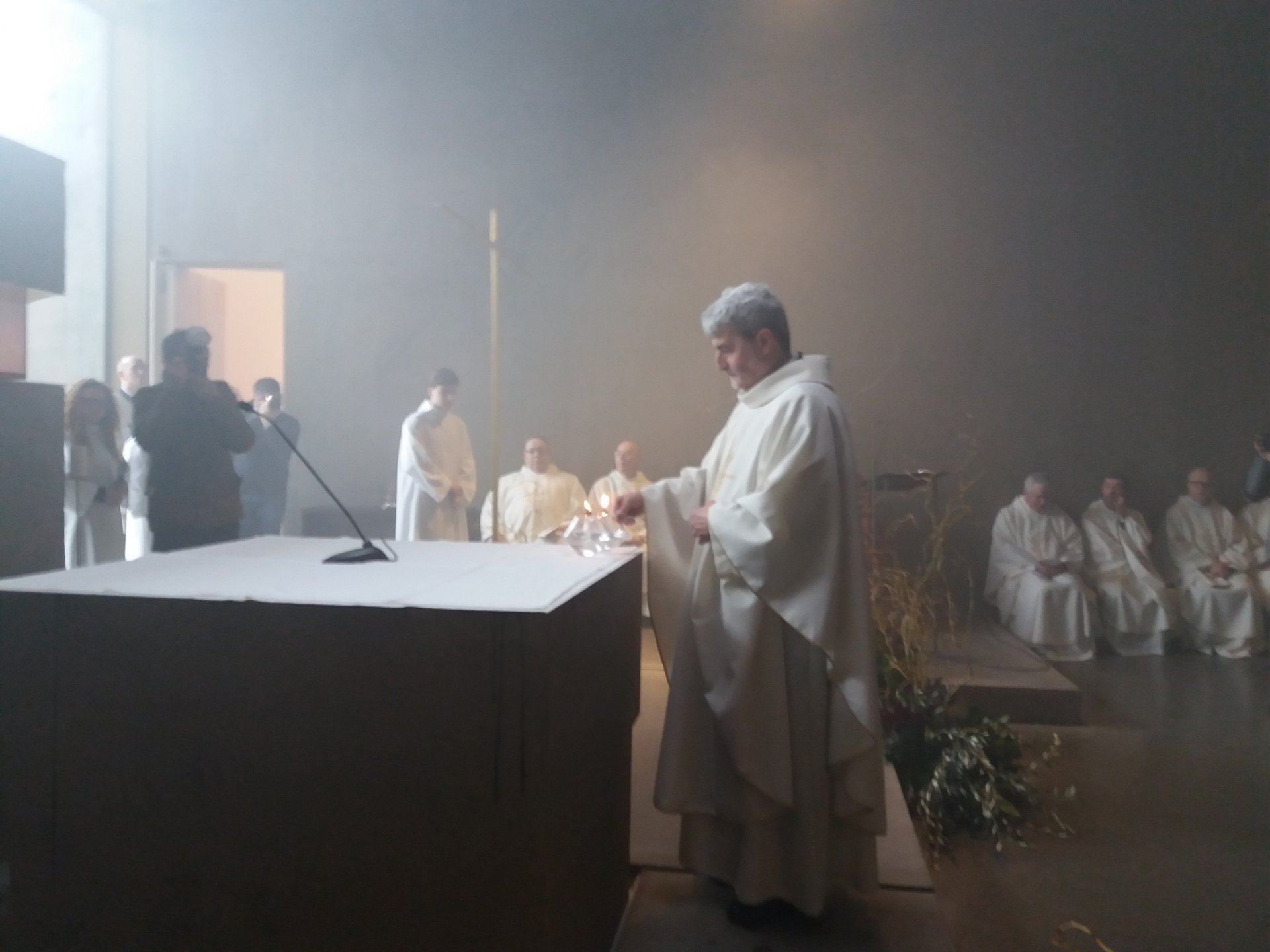 inaugurato centro pastorale cavernago vescovo