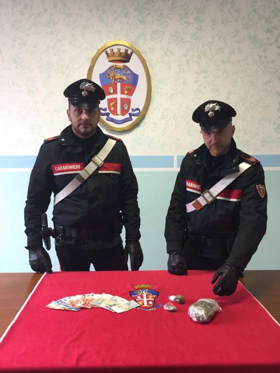 Arrestato spacciatore: “Andiamo a pregare Maria insieme”, e invece…