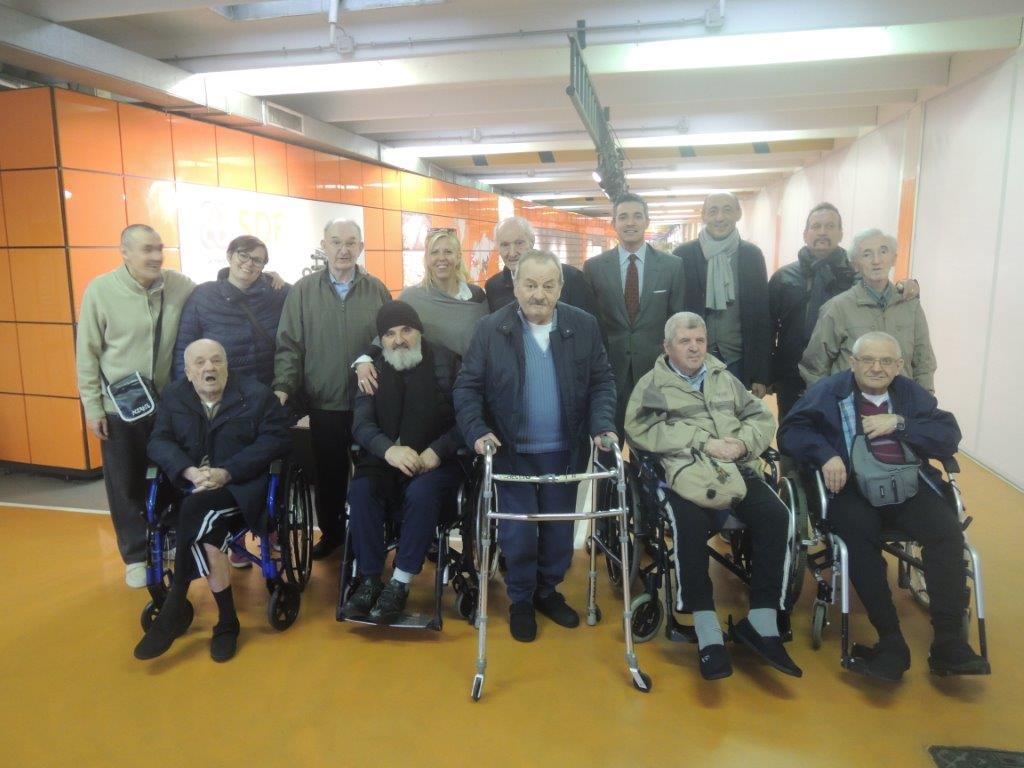 Gita Same: gli anziani della Casa albergo in visita all’azienda